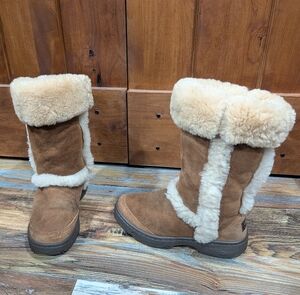 UGG Sunburst Tall Boots in Chestnut Size 6